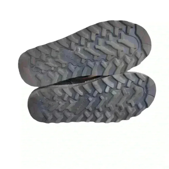 Bearpaw Distressed Mimi Chesnut Boot - Picture 6 of 6